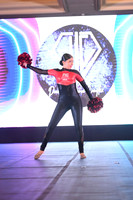 33. DANCE FUTURE DUO POMPON JR