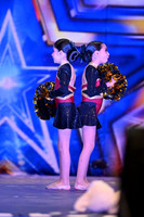 03 MIA Y RENATA DUETO POMS MINI